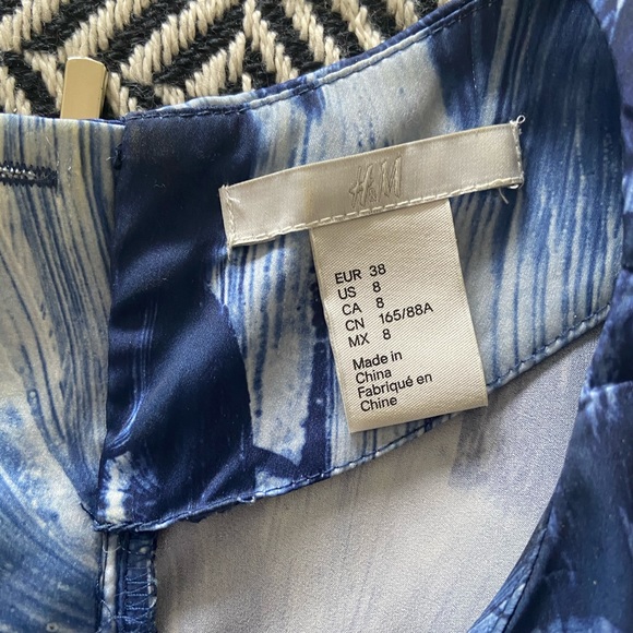 T-shirt blouse in beautiful blue paint design. - Picture 3 of 3